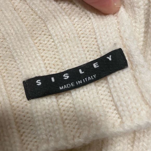 Sisley scarf, made in Italy. - Picture 2 of 2